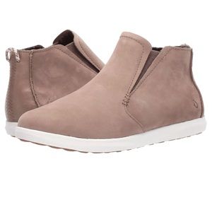 OluKai Hawai’iloa Manu Hope